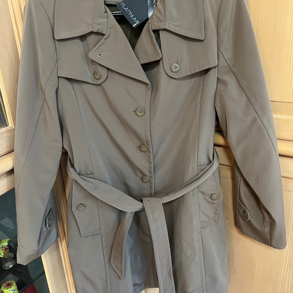 Trench coat style rain coat (short not long) NWT